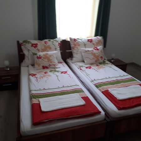 M47 Vendeghaz-Airport Hotel Дебрецен Екстериор снимка
