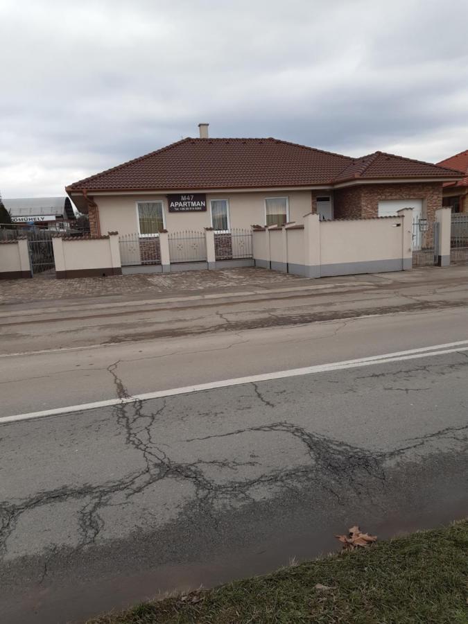 M47 Vendeghaz-Airport Hotel Дебрецен Екстериор снимка