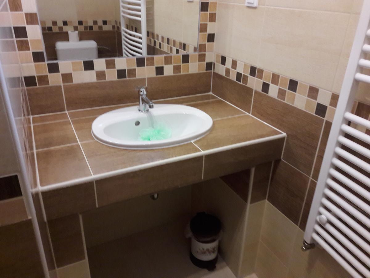 M47 Vendeghaz-Airport Hotel Дебрецен Екстериор снимка