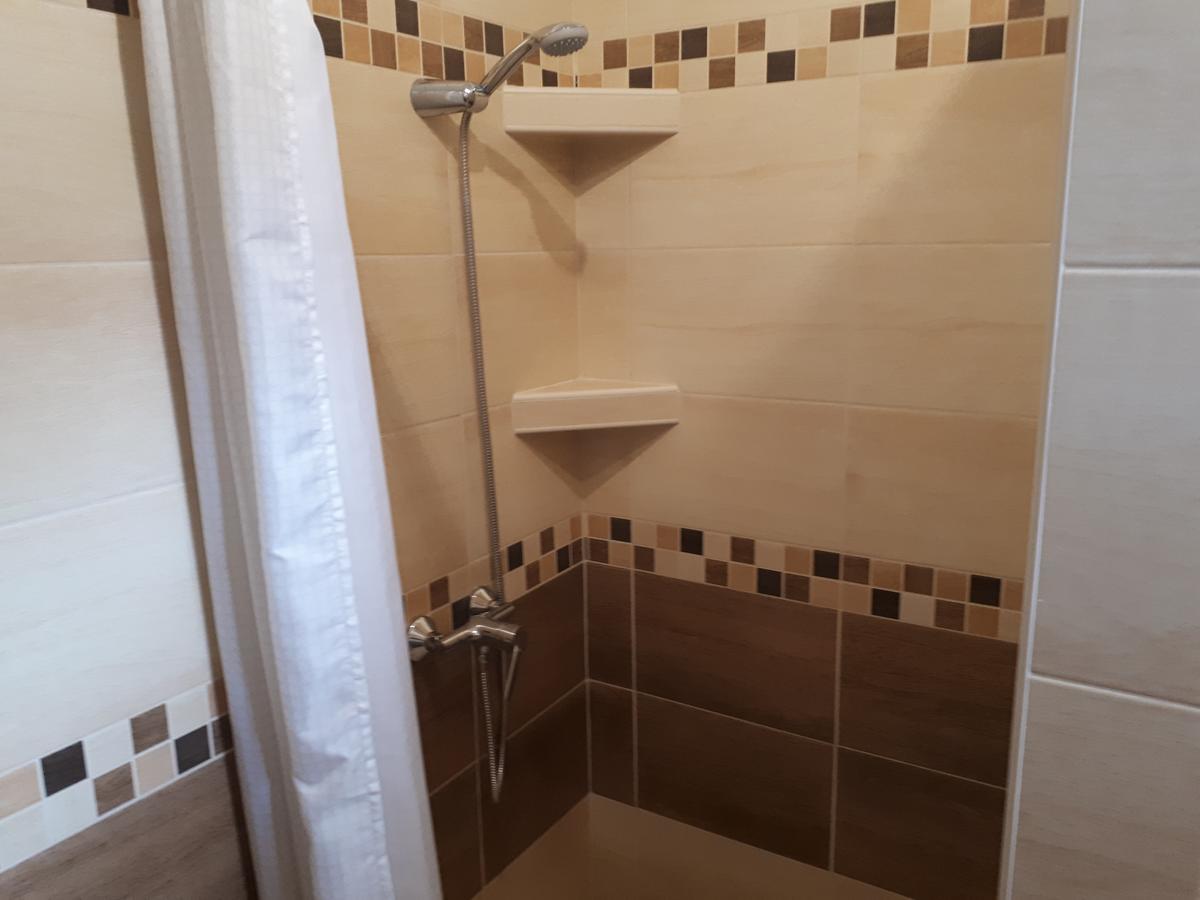 M47 Vendeghaz-Airport Hotel Дебрецен Екстериор снимка