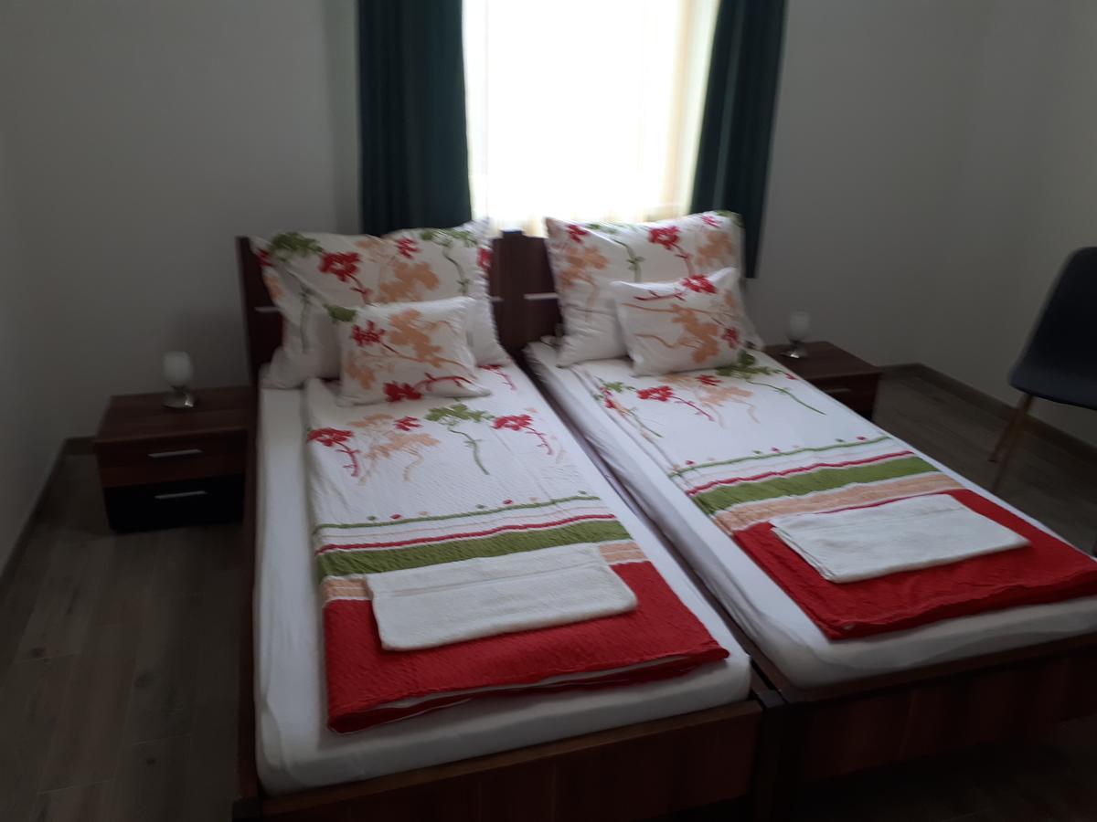 M47 Vendeghaz-Airport Hotel Дебрецен Екстериор снимка